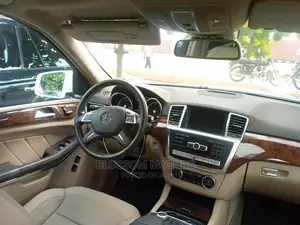 🚙 2015 Mercedes-Benz GL-Class SUV | Available in Lagos - Low Mileage & Well-Maintained - Image 4
