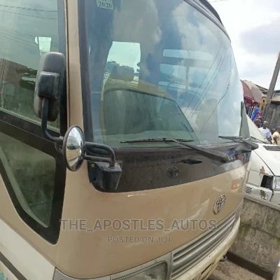 🚐 2006 Toyota Coaster Spacious Vehicle | Available in Lagos - Low Mileage, Reliable