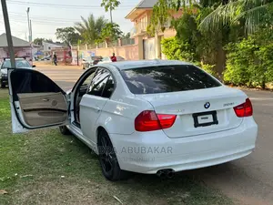 🚗 2010 BMW 3 Series Sedan | Available in Lagos - Low Mileage & Well-Maintained - Image 3