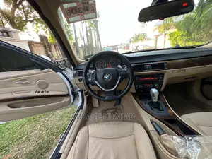 🚗 2010 BMW 3 Series Sedan | Available in Lagos - Low Mileage & Well-Maintained - Image 5