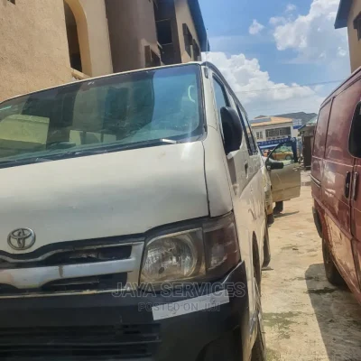🚐 2010 Toyota HiAce Reliable Van | Available in Ikeja - Spacious & Fuel Efficient