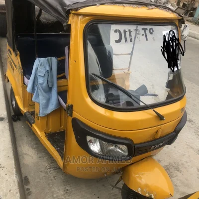 🚗 2022 Suzuki Efficient Sedan | Available in Lagos - Vibrant Color & Low Mileage