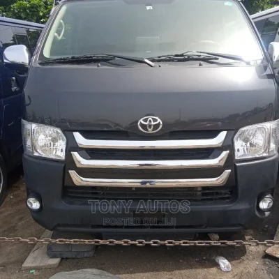 🚐 2010 Toyota HiAce Van for Sale in Lagos - Low Mileage & Spacious