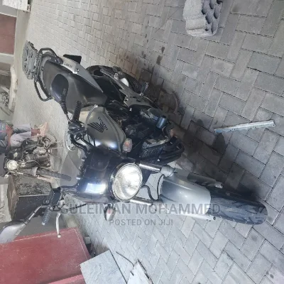 🚲 2005 Honda CB Motorcycle for Sale in Lagos - Low Mileage & Ready to Ride