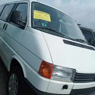 🚐 Volkswagen Versatile 2004 Transporter | Available in Lagos - Low Mileage & Spacious