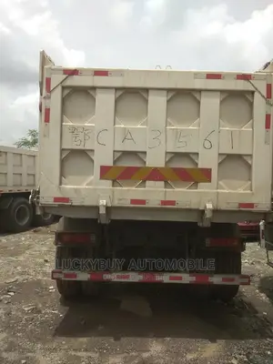 🚛 Shacman Heavy-Duty Tipper Truck | Available in Isolo - Low Mileage & Reliable - Image 5