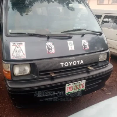 🚐 Toyota HiAce 2001 Spacious Van | Available in Lagos - Low Mileage & Dependable