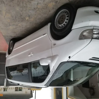 🚐 Mercedes-Benz 615D Spacious Van | Available in Cross River - Low Mileage & Comfortable
