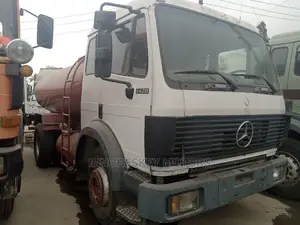 🚚 1997 Mercedes-Benz Tank Truck | Available in Lagos - Low Mileage & Family-Friendly - Image 3