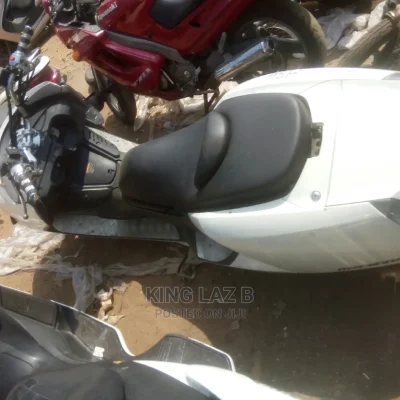 🚲 2006 Yamaha Majesty White Scooter | Available in Onitsha - Low Mileage & Spacious Storage