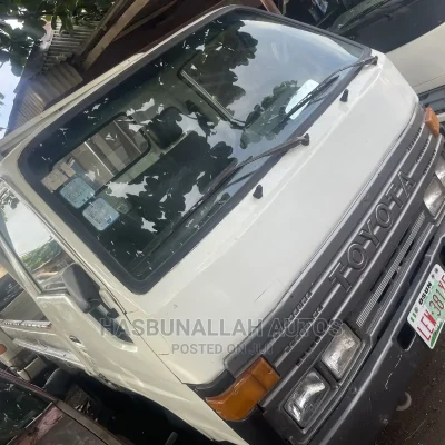 🚚 2010 Toyota Dyna 150 Diesel Truck | Available in Lagos - Well-Maintained & Spacious