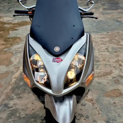 🚲 2017 Yamaha Majesty Scooter for Sale in Lagos - Low Mileage & Fuel Efficient