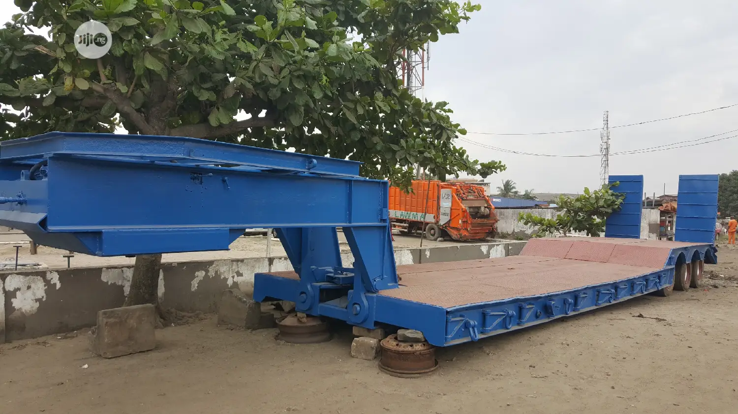 🚛 2015 Lowbed Truck for Sale in Apapa - Triple Axle with Custom Paint Options