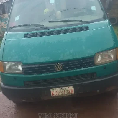 🚐 Volkswagen Transporter Versatile Van | Available in Ewekoro - Low Mileage & Custom Sound System