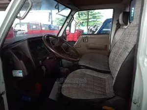 🚚 2002 Toyota Dyna Reliable Work Truck | Available in Lagos - Low Mileage & Well-Maintained - Image 6