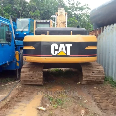 Caterpillar 325 Excavator for Sale | Ready for Work in Lagos - Low Hours, Powerful Engine