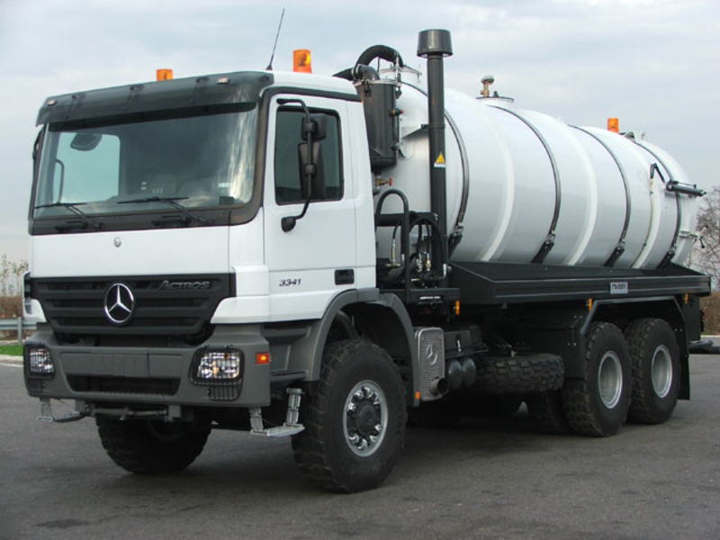 🚛 Mercedes Heavy-Duty Waste Tanker | Available in Lagos - Eco-Friendly & Reliable