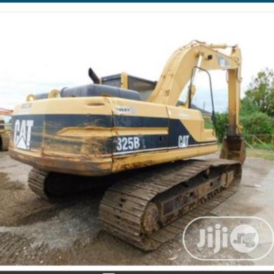 🚜 Caterpillar Durable Excavator 325BL | Available in Lagos - Low Hours & Well-Maintained