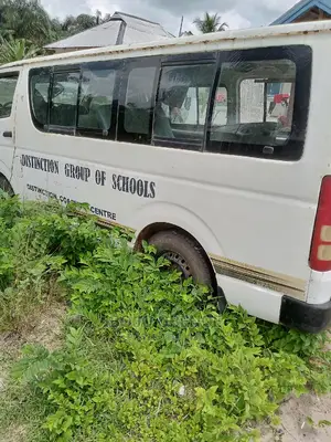 🚐 1989 Toyota Regius Spacious Family Van | Available in Ondo - Low Mileage & Comfortable - Image 5