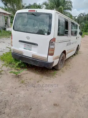 🚐 1989 Toyota Regius Spacious Family Van | Available in Ondo - Low Mileage & Comfortable - Image 4