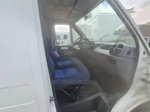 🚐 1999 Peugeot Boxer Reliable Van | Available in Lagos Apapa - Well-Maintained with High Roof - Image 6