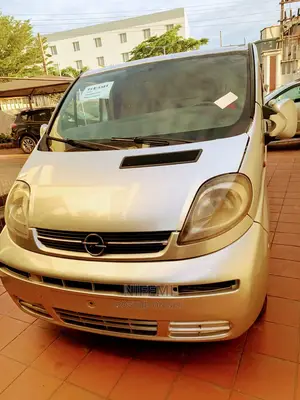 🚐 2003 Opel Vivaro Versatile Van | Available in Lagos - Low Mileage & Spacious - Image 3