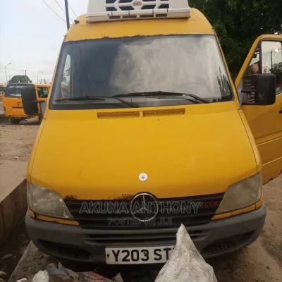 🚐 2005 Mercedes-Benz Sprinter | Well-Maintained Van in Lagos - High Ceiling & Spacious
