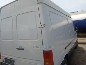 🚐 2006 Volkswagen LT Spacious Cargo Van | Available in Lagos - Low Mileage & Well-Maintained - Image 5
