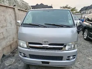 🚐 2010 Toyota HiAce Spacious Van | Available in Lagos - Low Mileage & Reliable - Image 6