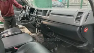 🚐 2011 Toyota HiAce Versatile Van | Available in Port Harcourt - Low Mileage & Well-Maintained - Image 3