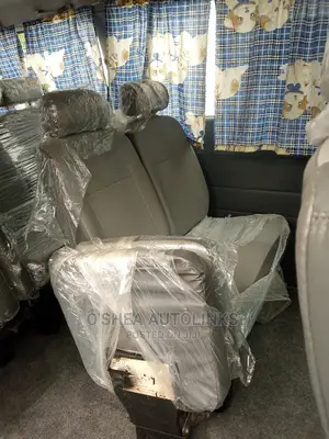 🚐 2012 Toyota HiAce Family Van | Available in Amuwo-Odofin - Low Mileage & Spacious - Image 5