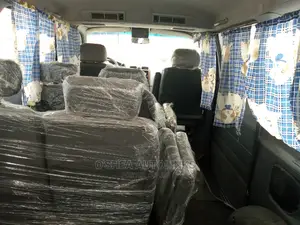 🚐 2012 Toyota HiAce Family Van | Available in Amuwo-Odofin - Low Mileage & Spacious - Image 4