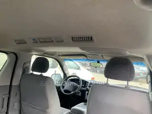 🚐 2012 Toyota HiAce Spacious Van | Available in Apapa - Well-Maintained & Ready - Image 6