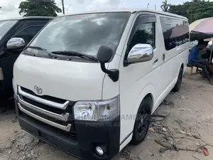 🚐 2012 Toyota HiAce Spacious Van | Available in Apapa - Well-Maintained & Ready - Image 3