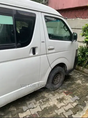 🚐 2012 Toyota HiAce Versatile Van | Available in Lagos - Low Mileage & Spacious - Image 4