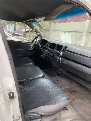 🚐 2012 Toyota HiAce Versatile Van | Available in Lagos - Low Mileage & Spacious - Image 5