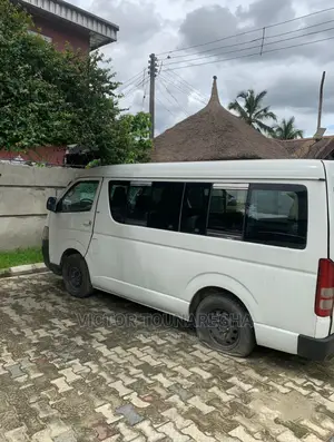 🚐 2012 Toyota HiAce Versatile Van | Available in Lagos - Low Mileage & Spacious - Image 6