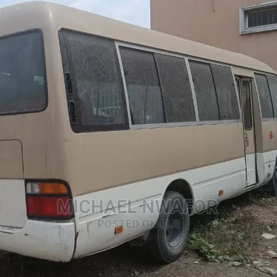 🚐 2014 Toyota Coaster Spacious Van | Available in Surulere - Low Mileage & Comfortable