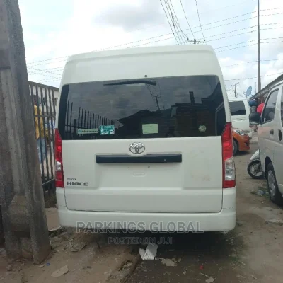 🚐 2021 Toyota HiAce Versatile Van | Available in Lagos - Low Mileage & Spacious