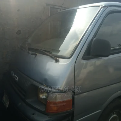 🚐 Classic Toyota HiAce Van for Sale in Lagos - Spacious and Well-Maintained