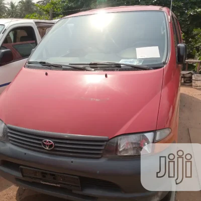 🚐 Toyota Spacious Hiace Van | Available in Amuwo-Odofin - Low Mileage, Great for Families