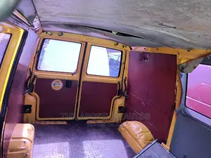 🚐 Volkswagen LT Yellow Van for Sale | Located in Lagos Apapa - Low Mileage & Reliable - Image 4