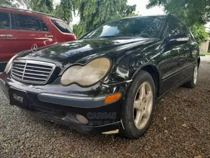 🚗 2001 Mercedes-Benz C320 Luxury Sedan | Available in Lagos - Low Mileage & Well-Maintained
