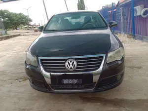 🚗 2007 Volkswagen Passat | Low Mileage Family Car in Lagos - Smooth Ride & Leather Seats - Image 3