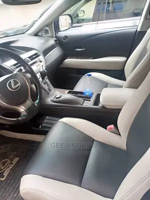 🚗 2013 Lexus RX 350 Luxury SUV | Available in Lagos - Well-Maintained & Spacious - Image 2