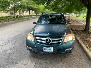 🚙 2010 Mercedes-Benz GLK-Class 350 | Spacious SUV in Abuja - Well-Maintained & Loaded - Image 3
