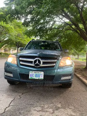 🚙 2010 Mercedes-Benz GLK-Class 350 | Spacious SUV in Abuja - Well-Maintained & Loaded - Image 4