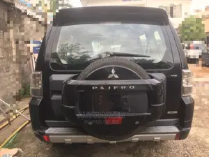 🚙 2011 Mitsubishi Pajero SUV | Available in Ikeja - Low Mileage & Well-Maintained