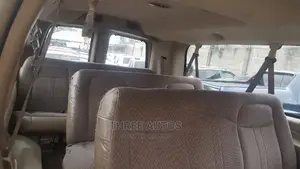 🚚 2008 GMC 4500 Diesel Truck | Available in Ojodu - Powerful & Spacious - Image 5