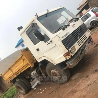 🚛 Volvo FL7 Tipper Truck | Available in Ibadan - Strong Diesel Engine & Low Mileage